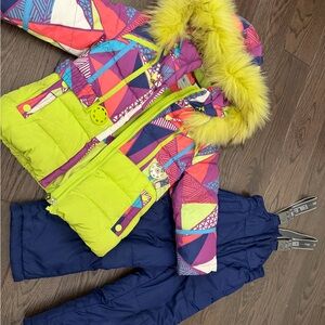 Colorful Geometric Winter Jacket  and Navy Snow Pants Set. Fits 5 to 6 yo.